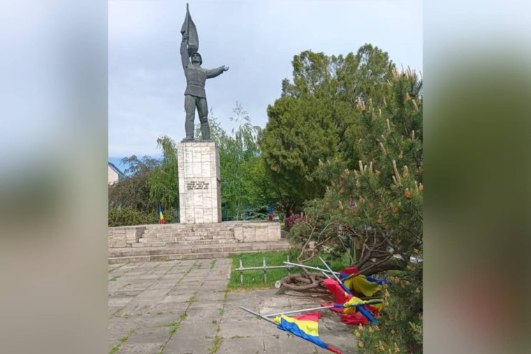 Zászlórongálás miatt állítottak elő egy székelyudvarhelyi férfit