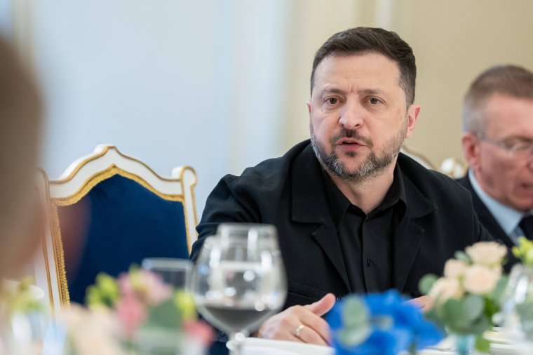 Zelenszkij tárgyalna Putyinnal a háború lezárásáról, az orosz elnök szerint az EU „katonai tömbbé” alakul