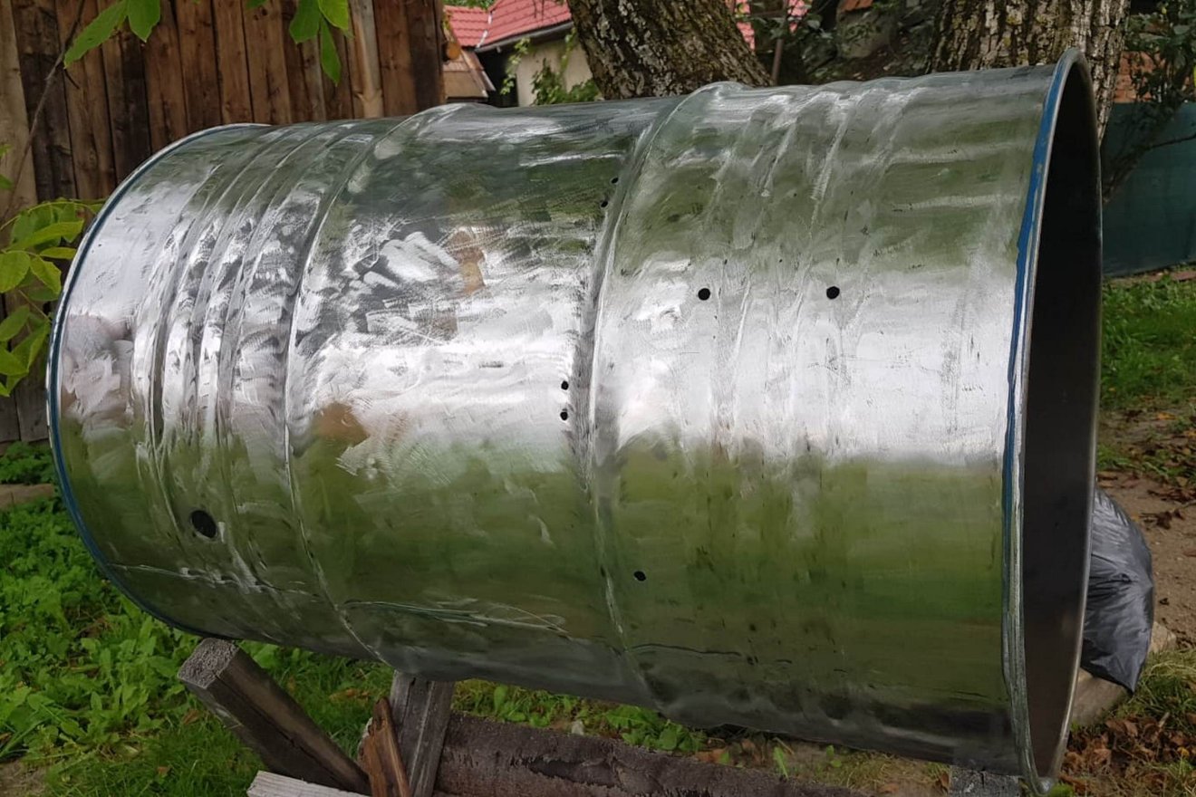 Először is kell hozzá egy fémhordó