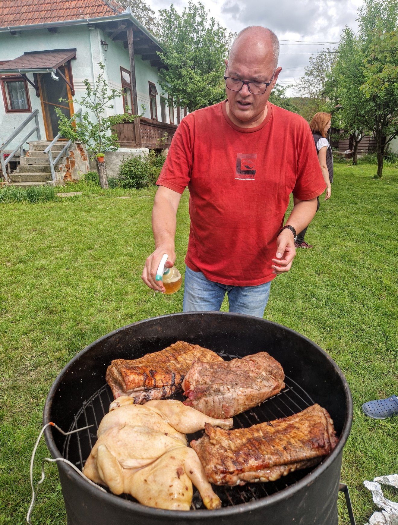 A vége fele páclével locsolhatjuk, de ne túl gyakran