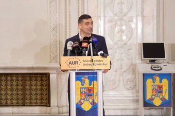 251 aláírással benyújtották a bizalmatlansági indítványt a Bolojan-kormány ellen