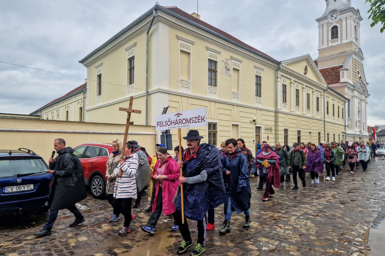 Hetvenen a hetven kilométeres úton