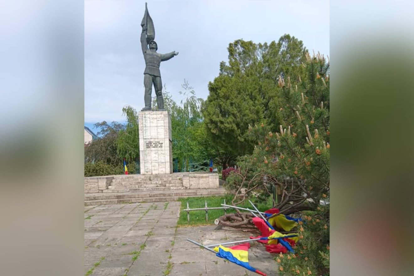 Zászlórongálás miatt állítottak elő egy székelyudvarhelyi férfit
