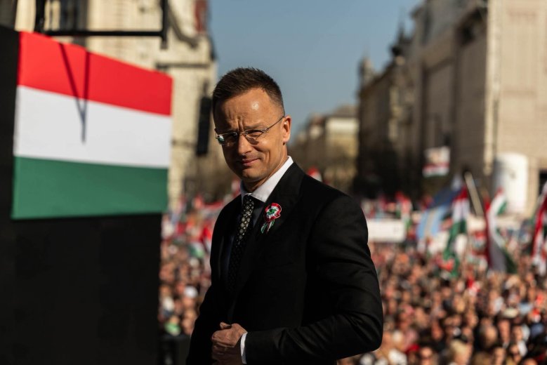 Szijjártó Péter lemond parlamenti mandátumáról