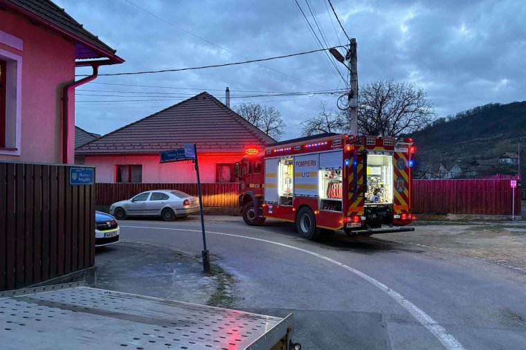 Gumiabroncsok gyúltak ki egy székelyudvarhelyi ház pincéjében