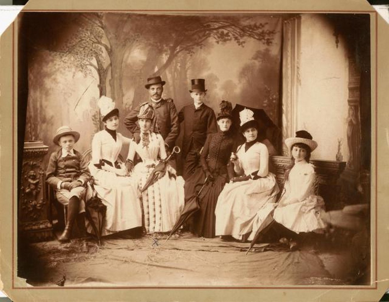 Borszék, polgári társaság fényképésznél