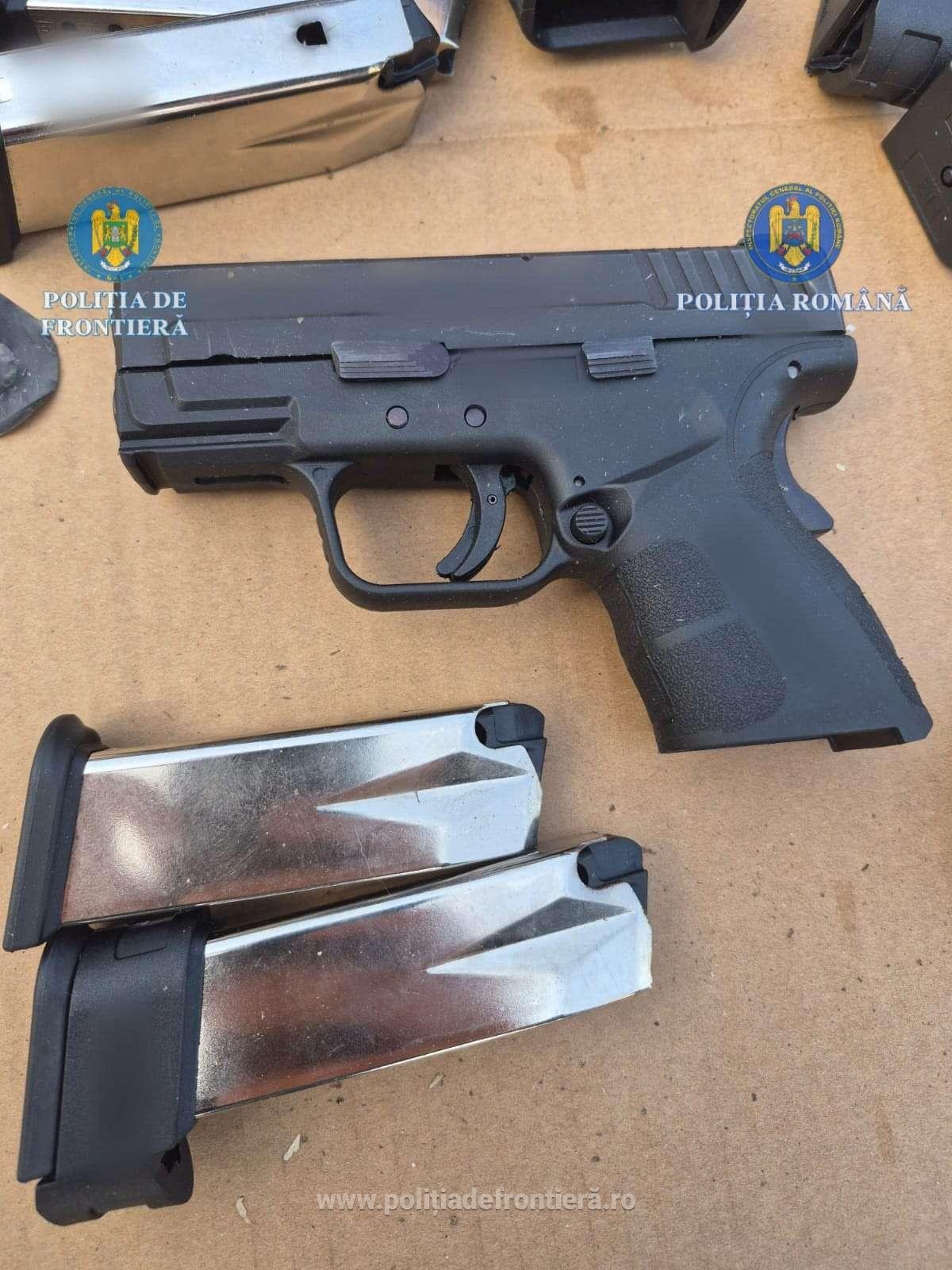 &bullet;  Fotó: Román Határrendészet