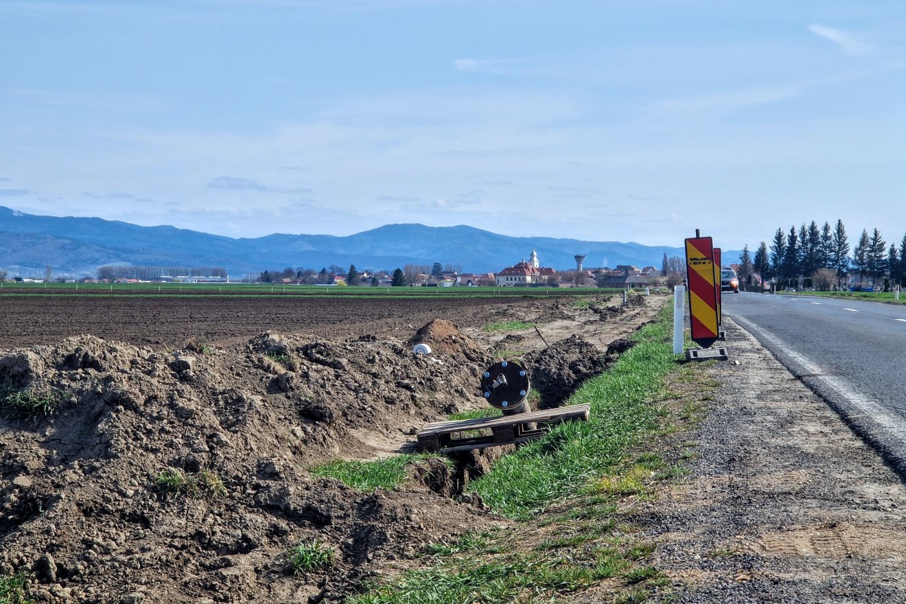 Kézdivásárhely és Kézdiszentlélek között az éppen zajló szennyvízvezetési munkálatok befejezése után kezdenek hozzá a kerékpárút megépítéséhez