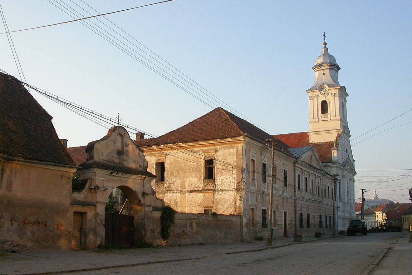 Innen kellett nekifogni