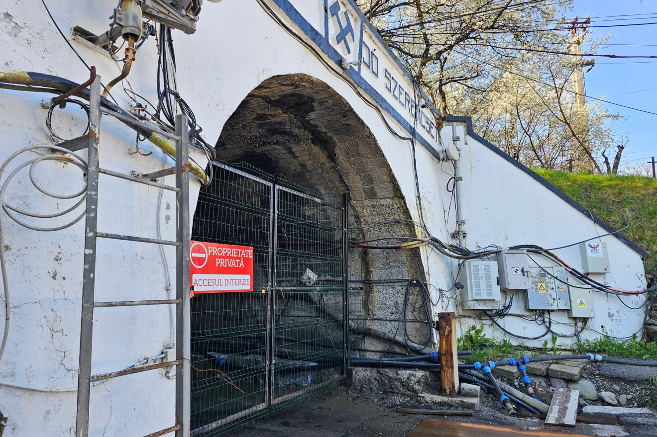 &bullet;  Fotó: Kozán István