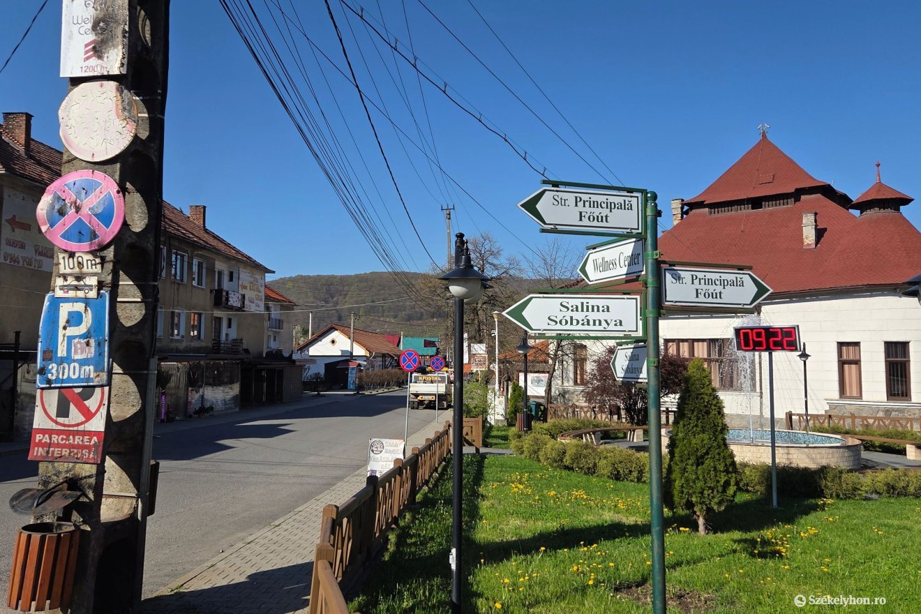 Nincs vendég, nincs vásárló Parajdon. Több utcai kereskedelmi egység is bezárt a korábban forgalmas Bánya utcában &bullet;  Fotó: Székelyhon