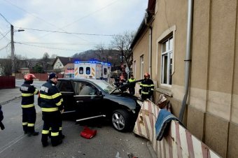 Ittas volt a sofőr, aki egy épületnek hajtott Székelyudvarhelyen