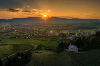 Ősi rítusok és élő hit: húsvét Csíksomlyón és Csobotfalván