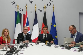 A Hormuzi-szoros teljes újranyitását szorgalmazta Párizsban közel ötven ország vezetője