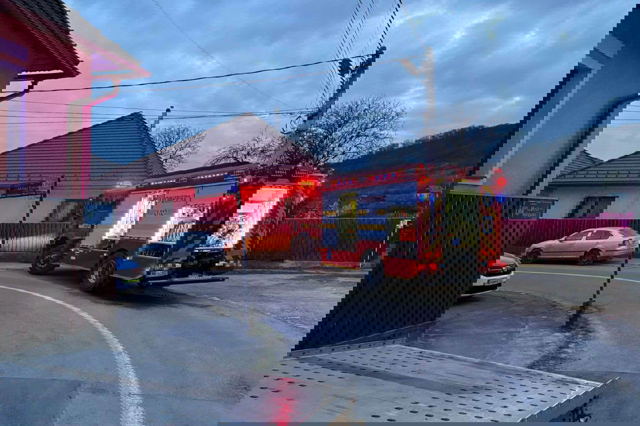 Gumiabroncsok gyúltak ki egy székelyudvarhelyi ház pincéjében