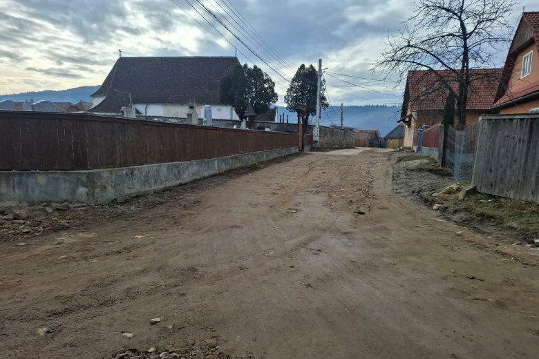 Több száz éves emberi csontok kerültek felszínre Gelencén