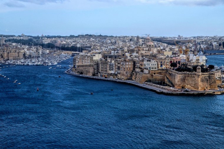 Színes pihenőhely a világok országútján