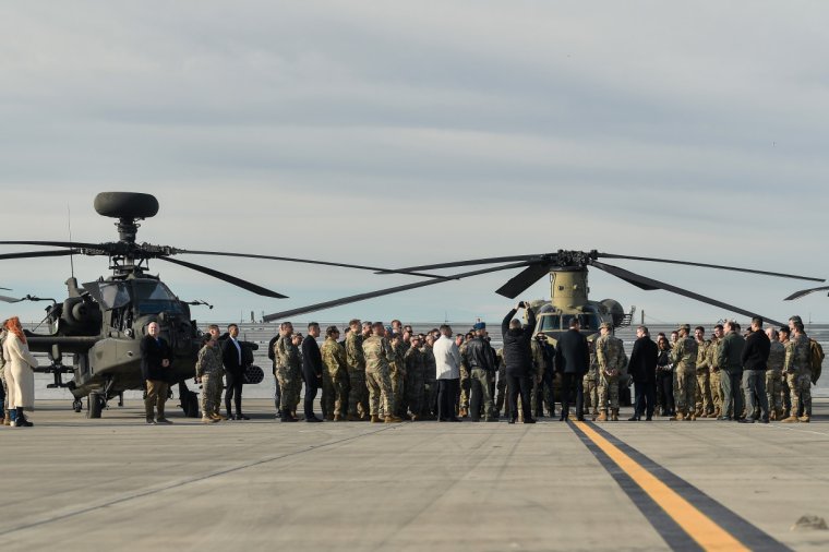 Sajtóforrás: harci repülőgépeket és katonákat küldene az USA Romániába a közel-keleti konfliktusa miatt