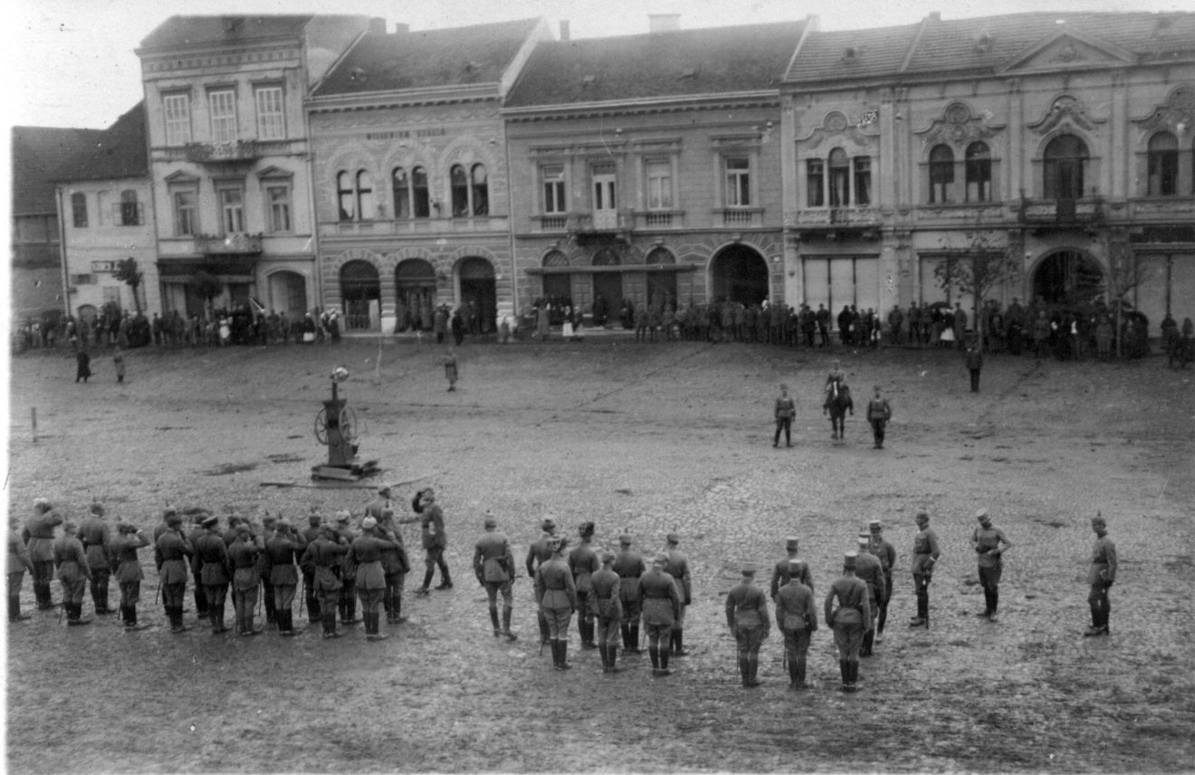 &bullet;  Fotó: József Álmos gyűjteményéből