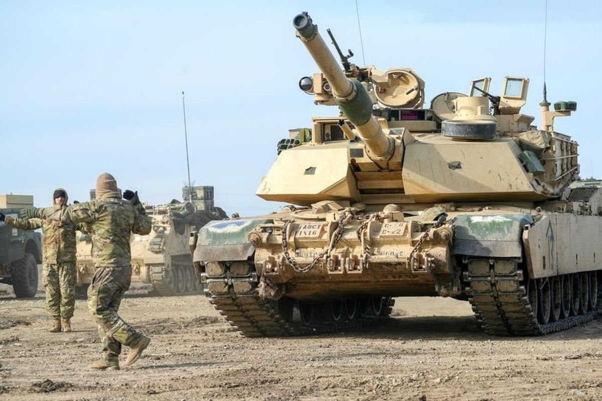Az Abrams-tank számos akciófilmben, háborús drámában és sci-fiben tűnik fel, gyakran mint a modern hadviselés jelképe. Ezúttal Galac megyében fotózták le &bullet;  Fotó: Nicușor Dan Facebook-oldala