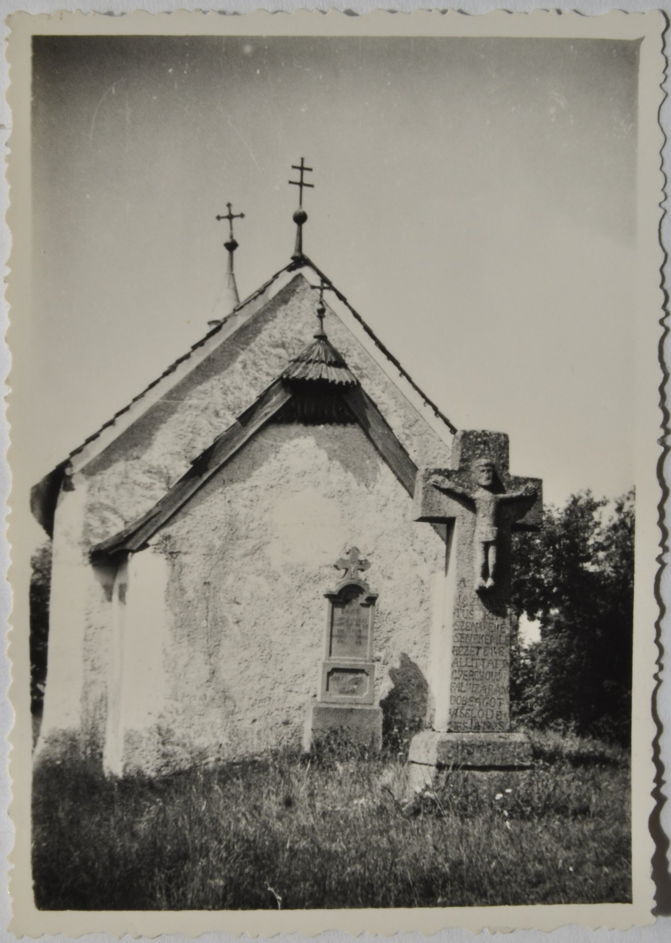 A Salvator-kápolna a keresztekkel