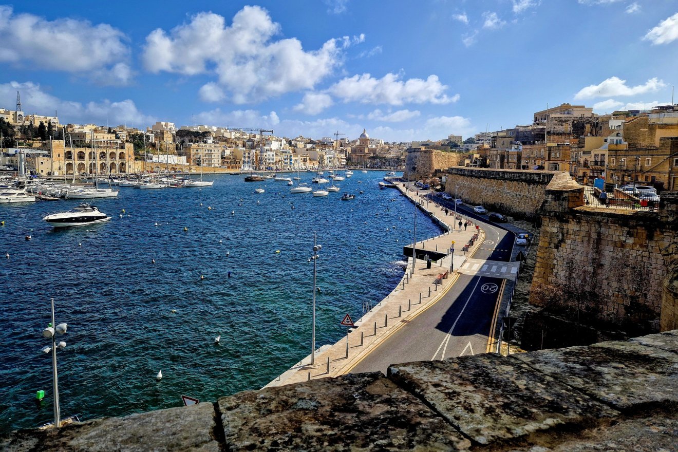 A Kalkara és Birgu (a három városból kettő) közé beékelődő kikötő