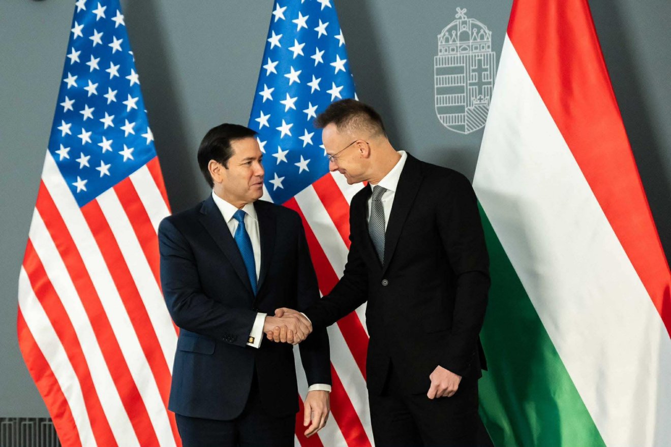 &bullet;  Fotó: Szijjártó Péter/Facebook