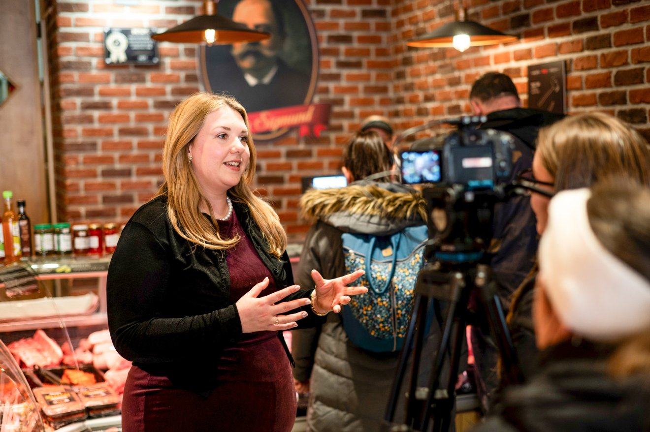 &bullet;  Fotó: Petry