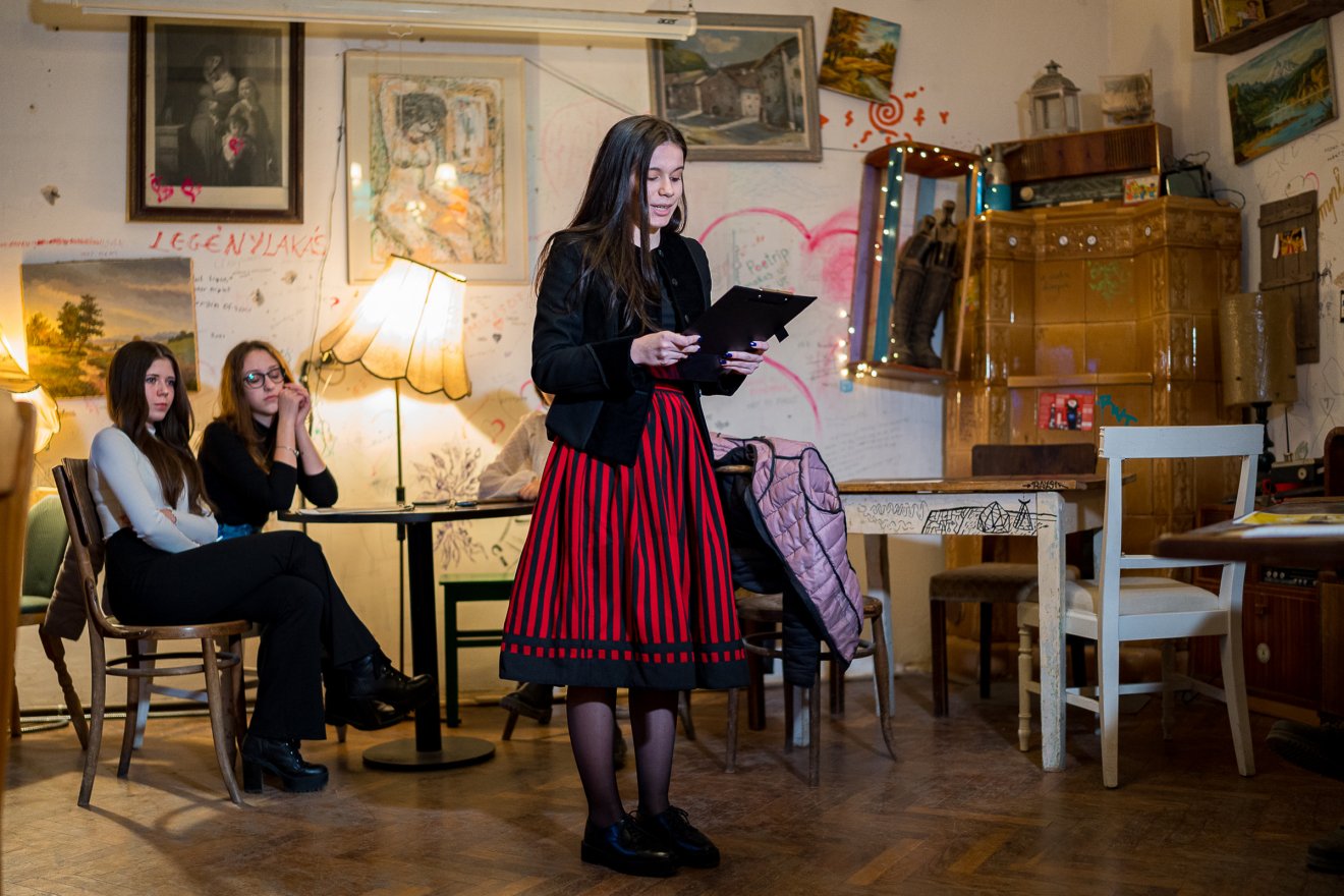 A Kónya Ádám Művelődési Ház 2023-ban is szervezett szónokversenyt, akkor a Székely Mikó Kollégium diákja, Moroianu Anna aratta le a babérokat