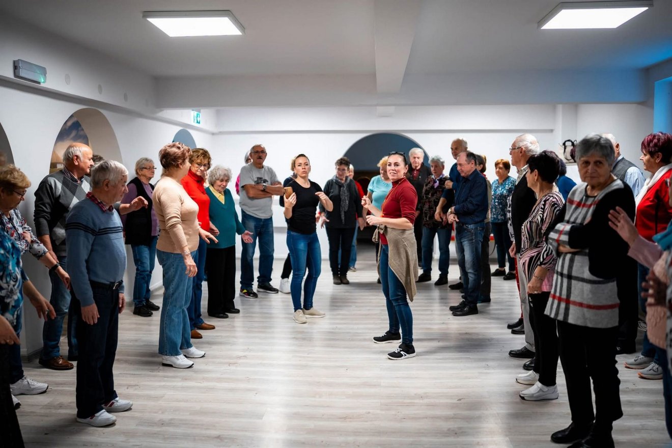 A foglalkozásokat Cseke Ágnes és Tüzes Csilla táncpedagógusok vezetik