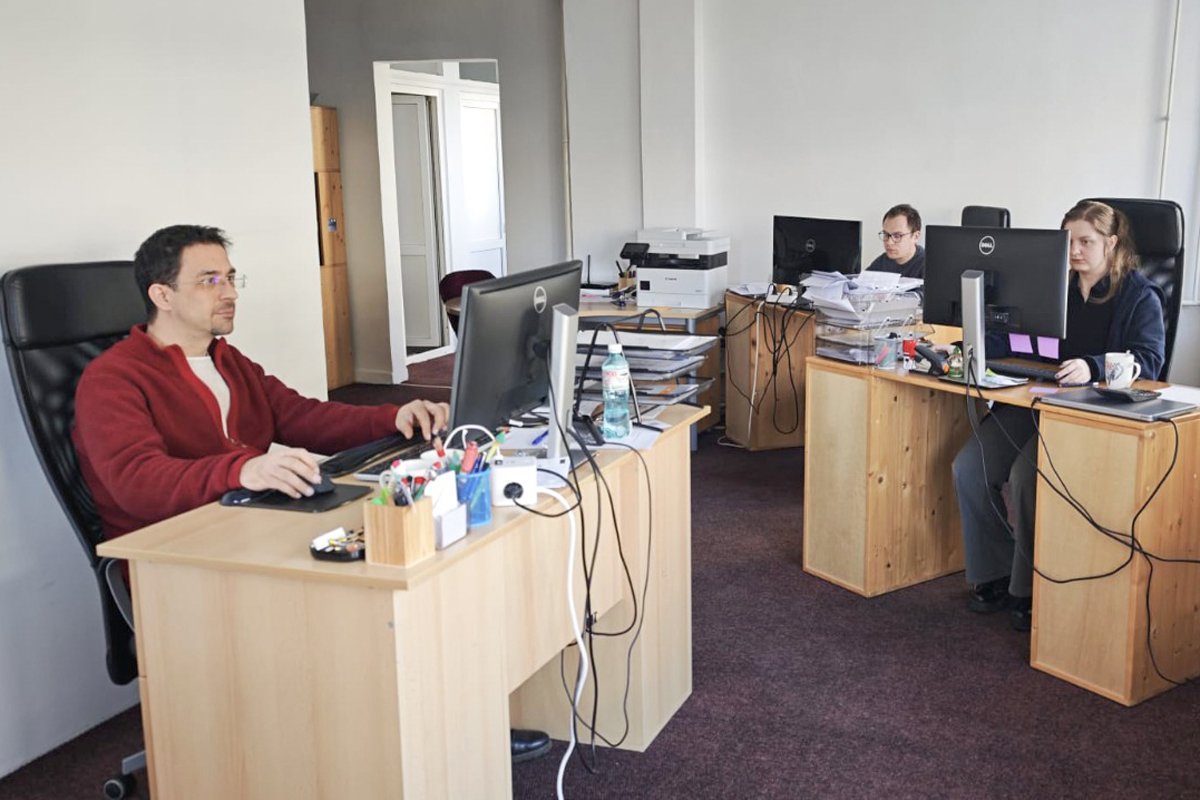 Munka közben a fordítócsapat &bullet;  Fotó: Vigh Translator fordítóiroda