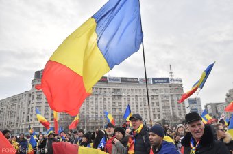 Az adóemelések ellen tüntettek országszerte az AUR hívei