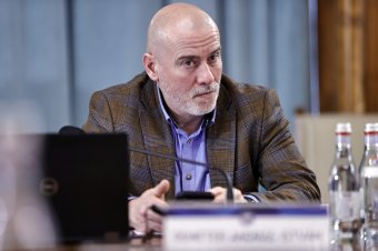 Egyszerű indítványt nyújtott be Demeter András művelődésügyi miniszter ellen az AUR