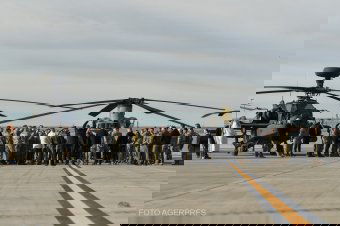 Légi támaszponton tett látogatást a védelmi miniszter és Zelenszkij