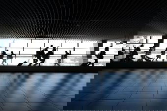 Több mint 30 járatot töröltek a bukaresti reptéren a közel-keleti helyzet miatt