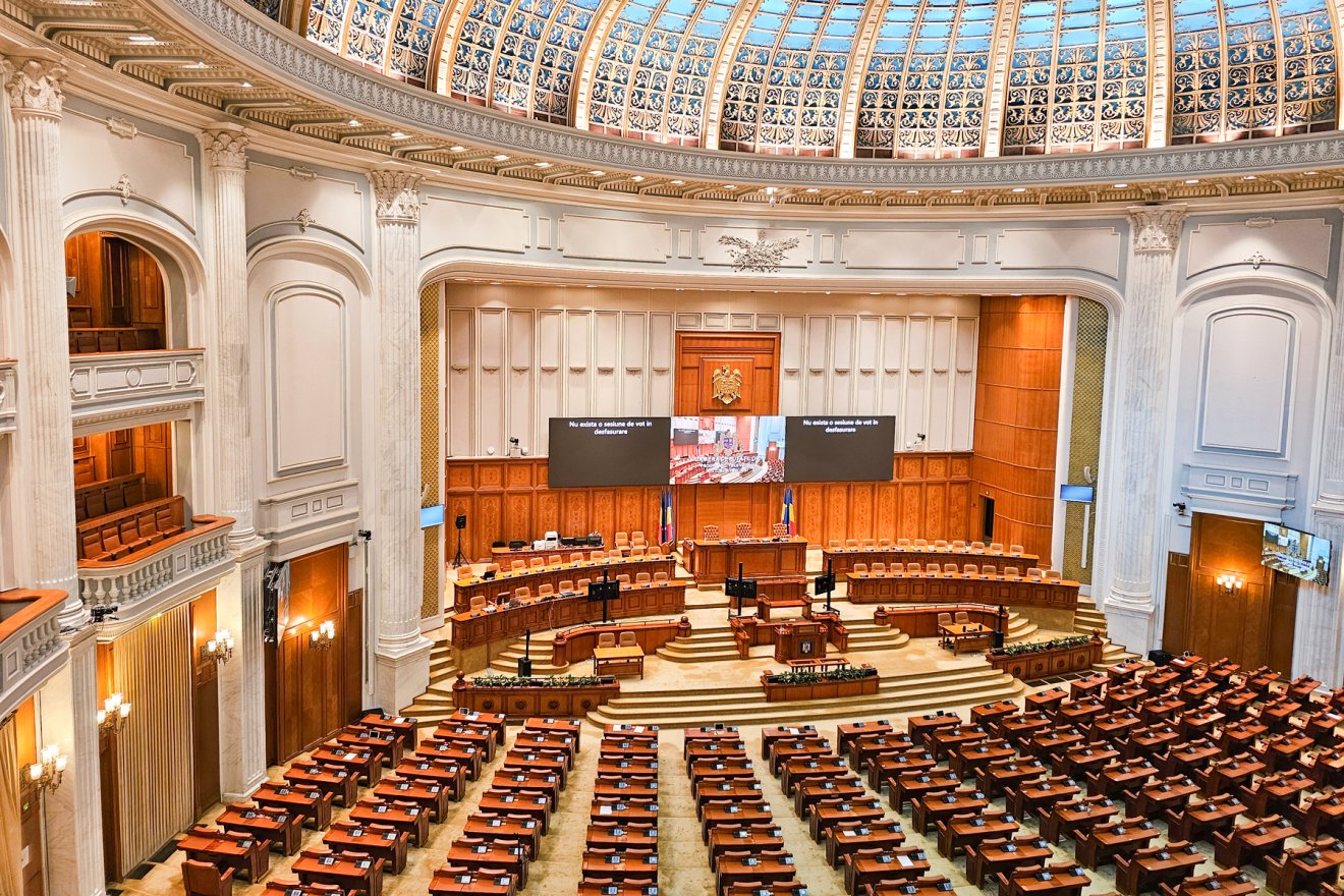 Közösen nyújt be bizalmatlansági indítványt a PSD és az AUR a Bolojan-kormány ellen