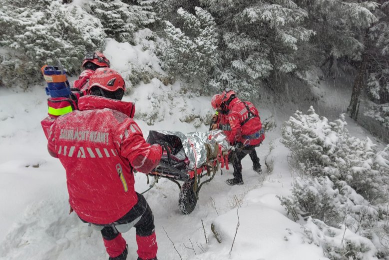 Több mint nyolcvan bajbajutotton segítettek a hegyimentők vízkeresztkor