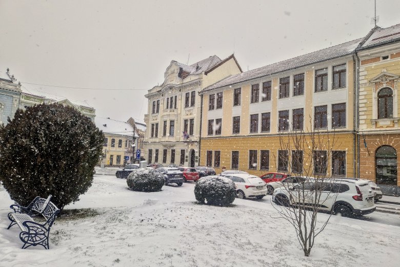 Adóemelés: mi történik, ha a képviselő-testület nem szavazza meg?