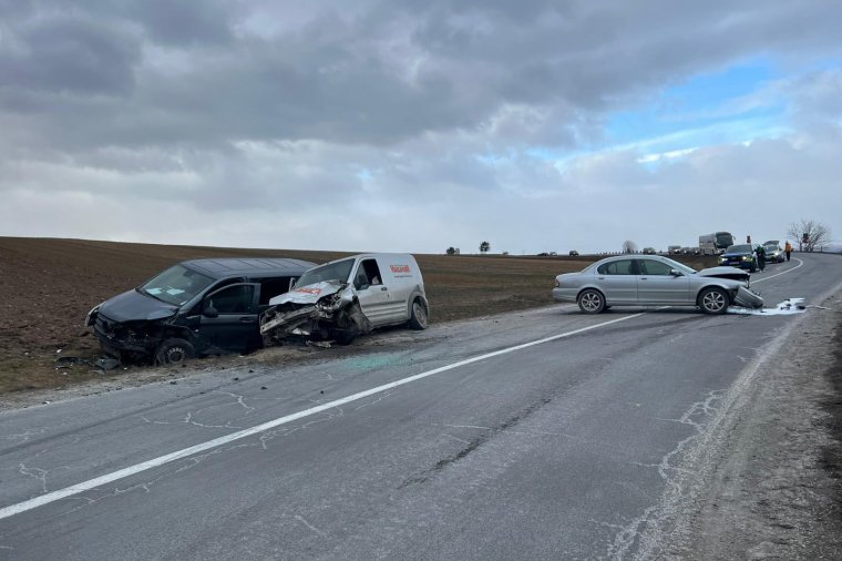 Három autó ütközött a Csíkszentmiklós és Csíkszereda között