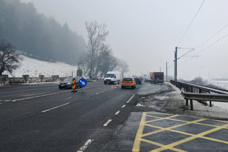 Munkálatok lassítják a közlekedést Csíkszereda Csíkszentkirály felőli kijáratánál