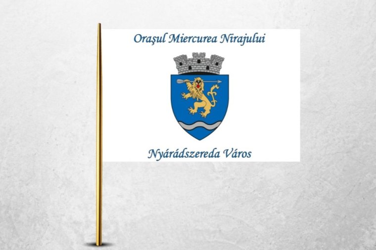 Címer után zászlaja is lett Nyárádszeredának