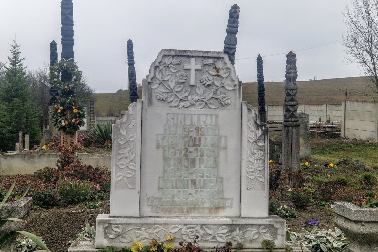 Simon Pál sírja az apácai temetőben &bullet;  Fotó: Kocsis Károly