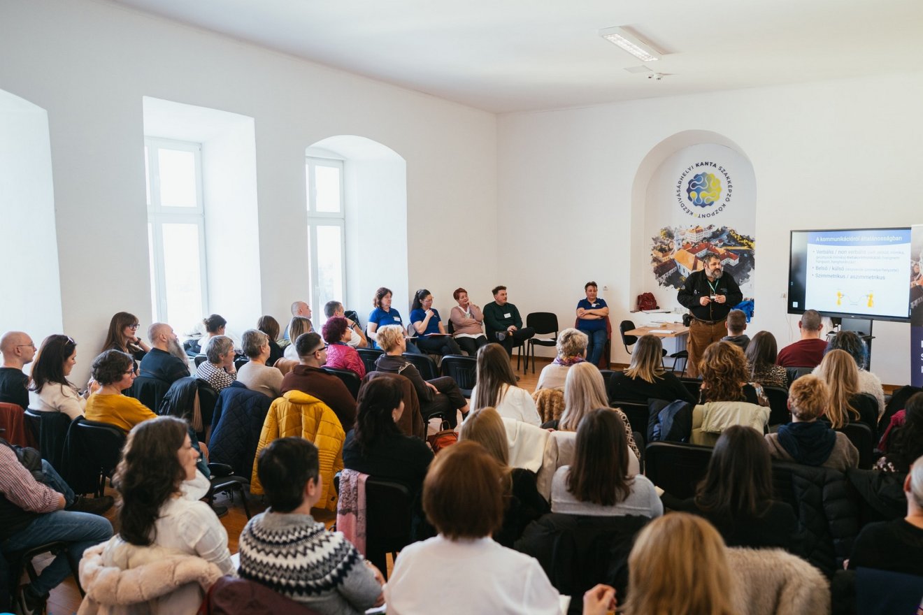 Hatvanegy székelyföldi egészségügyi dolgozó szerzett a szakmai tudás mellett alkalmazható ismereteket