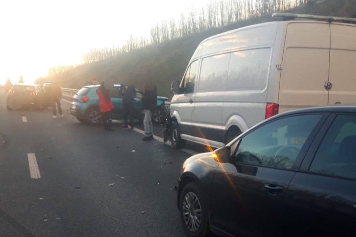 &bullet;  Fotó: Olt megyei tűzoltóság