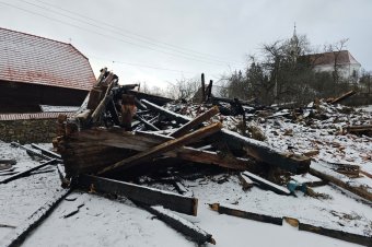 Egyelőre nincs gyanúsítottja a kászonjakabfalvi gyújtogatásoknak