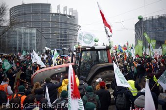 Több mint kétszáz romániai gazda tüntet a Mercosur-megállapodás ellen Strasbourgban