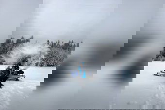 Ilyen gyorsan fagy meg a víz Hargita megyében az idei leghidegebb napon – videó