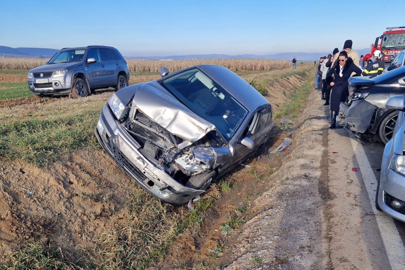 Hét autó ütközött össze Dálnok községben – fotók