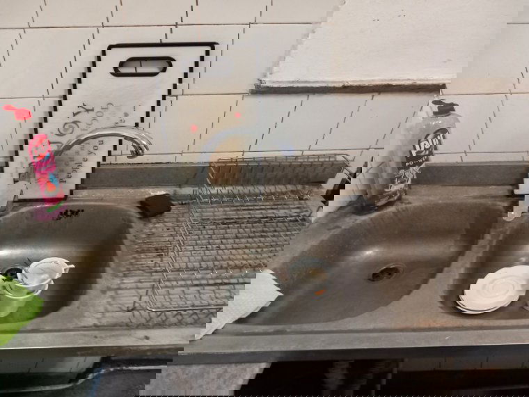 Lejárt termékek, elhasználódott eszközök, hiányos tájékoztatás: több mint négymillió lejre bírságoltak a fogyasztóvédők