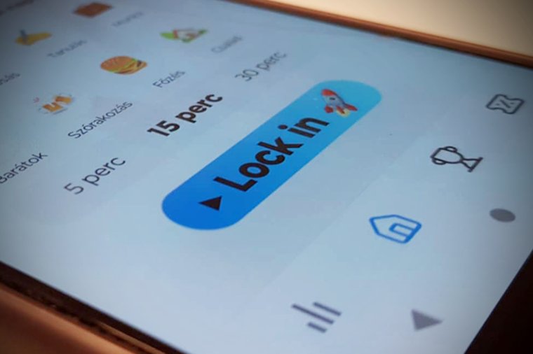 Több mint tízmillió perc kijelzőmentes idő